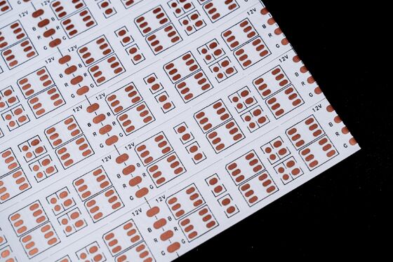 شراء لوحة شريط LED ذات طبقة مزدوجة عالية الأداء 5050 من ورق النحاس FPC مع تصنيف IP65 للوقاية من الماء. مثالية لتطبيقات الإضاءة المرنة والمرنة التي تتطلب موثوقية ومقاومة للرطوبة. online manufacture