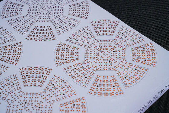 لوحة دوائر مرنة مزدوجة الطبقة مع مستوى حماية من الحريق V0 والخدمات المخصصة لإضاءة LED