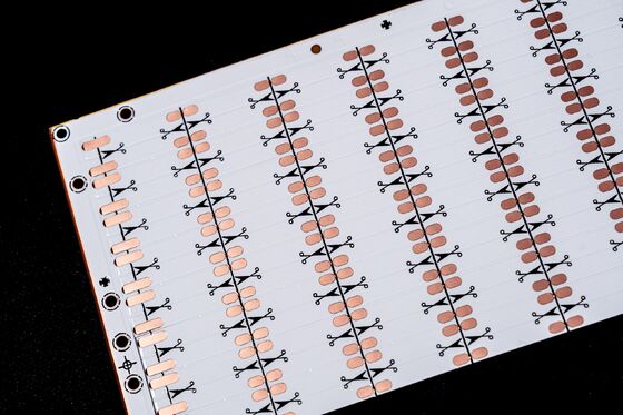 لوحة دائرة FPC مخصصة عالية الجودة مع لوحة طبقة مزدوجة ، تصميم مخصص ، ومضاد أكسدة OSP لتطبيقات LED