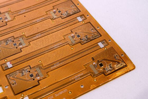 لوحة دوائر مطبوعة HDI مزدوجة الطبقة مع لمسة نهائية مطلية بالذهب وتصميم قابل للتخصيص للتطبيقات عالية الكثافة