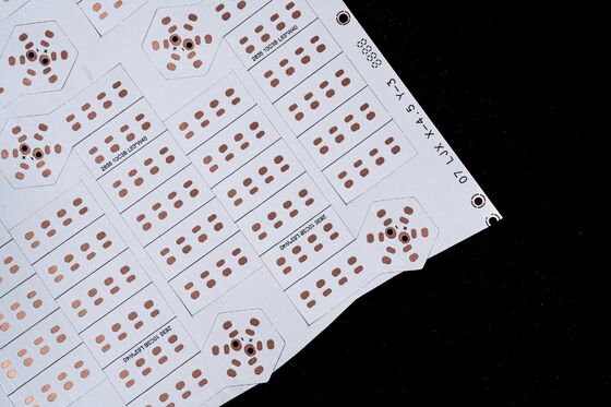 ثنائي الفينيل متعدد الكلور المرن بطبقة مزدوجة مع خرزات LED 5050RGB ومضادات الأكسدة OSP لشرائط LED